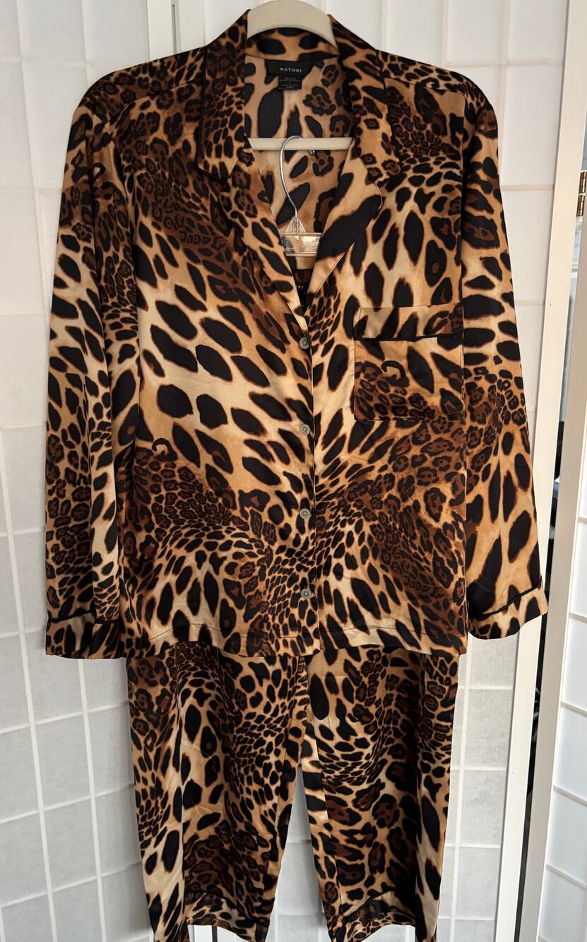 Natori Luxe Leopard Animal Print Black Brown Pajama Set Womens Large Long Sleeve
